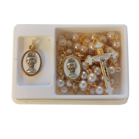 Coffret pour la communion avec chapelet et médaille (N)