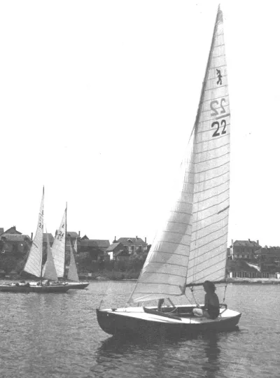 Donne bateau Caneton 1950
